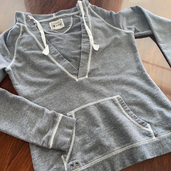 Converse  V-Neck Hoodie - Picture 1 of 7